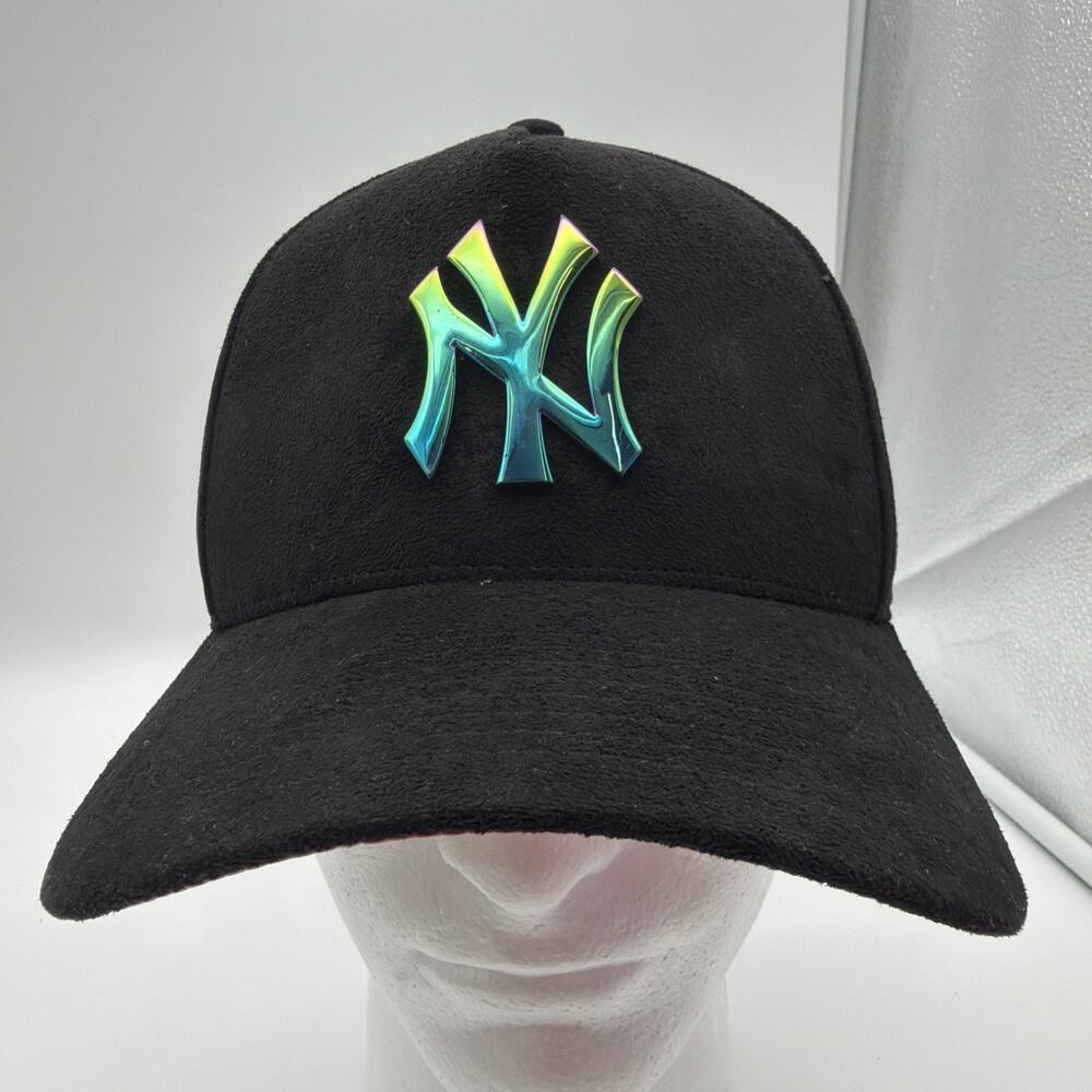 New York Yankees Mitchell&Ness MLB Snapback Hat Metal Iridescent Logo Suede Rare